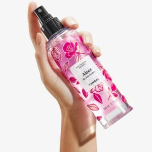 Refresca tu día con Aires del Caribe de Yanbal: una bruma floral vibrante, inspirada en la brisa tropical caribeña.